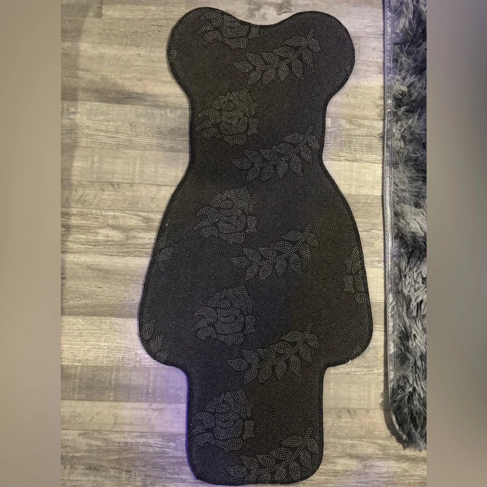 Kaws Rug - Picture 3 of 4